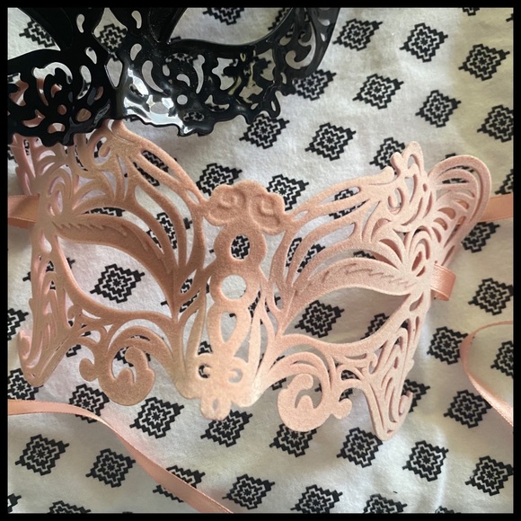 H&M pink masquerade mask - Picture 7 of 9